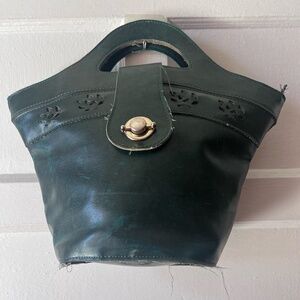 1:1 Vintage Dark Green Bucket Bag with Cut-Out Details & Turn-Lock Closure